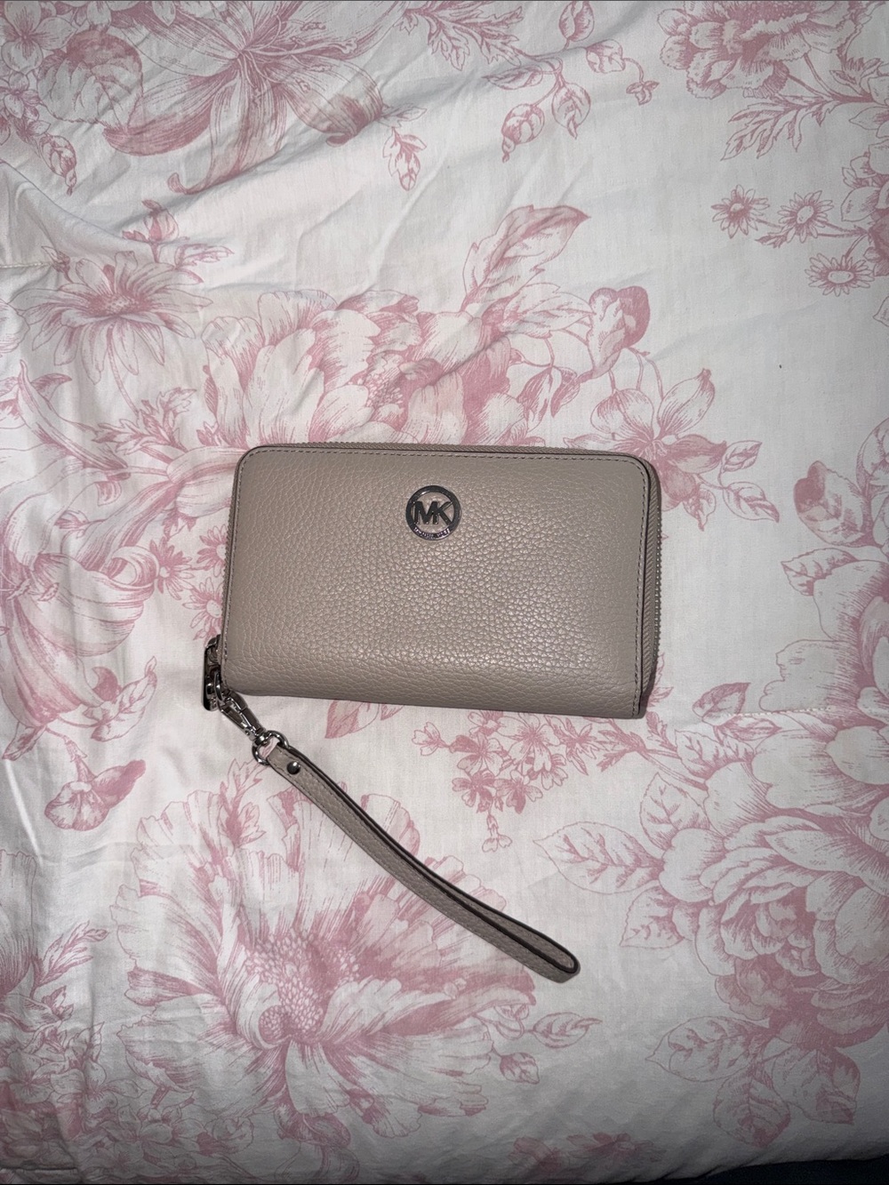 Michael Kors Pebble Leather Zip Wristlet in Taupe